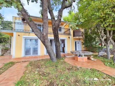 House with panoramic view and swimming pool